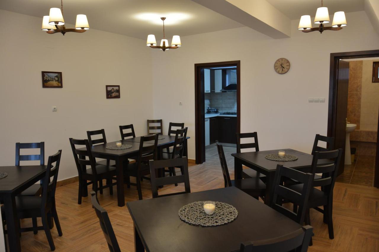 Hotel Casa Leu Curtea de Argeş Zewnętrze zdjęcie