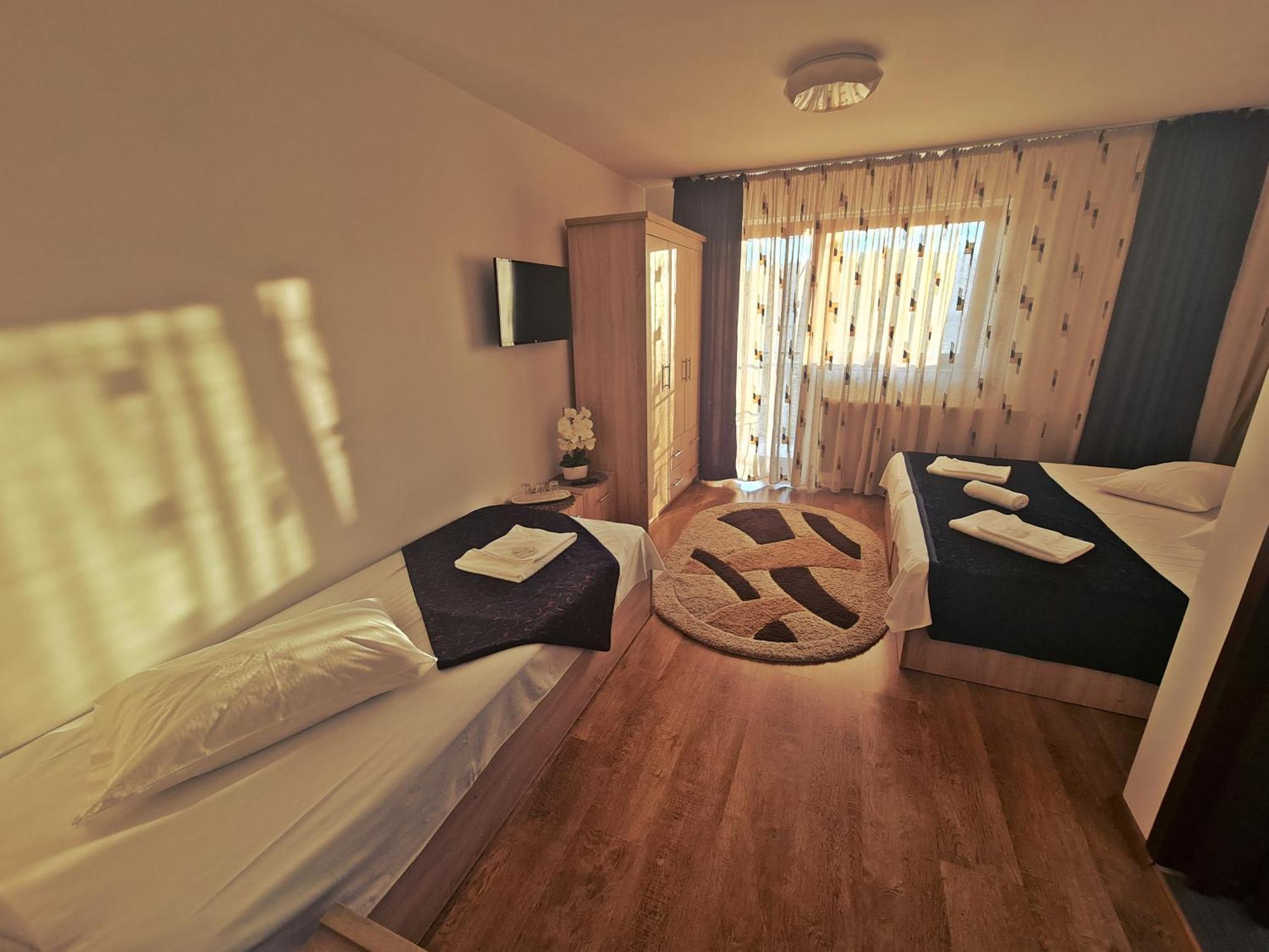 Hotel Casa Leu Curtea de Argeş Zewnętrze zdjęcie