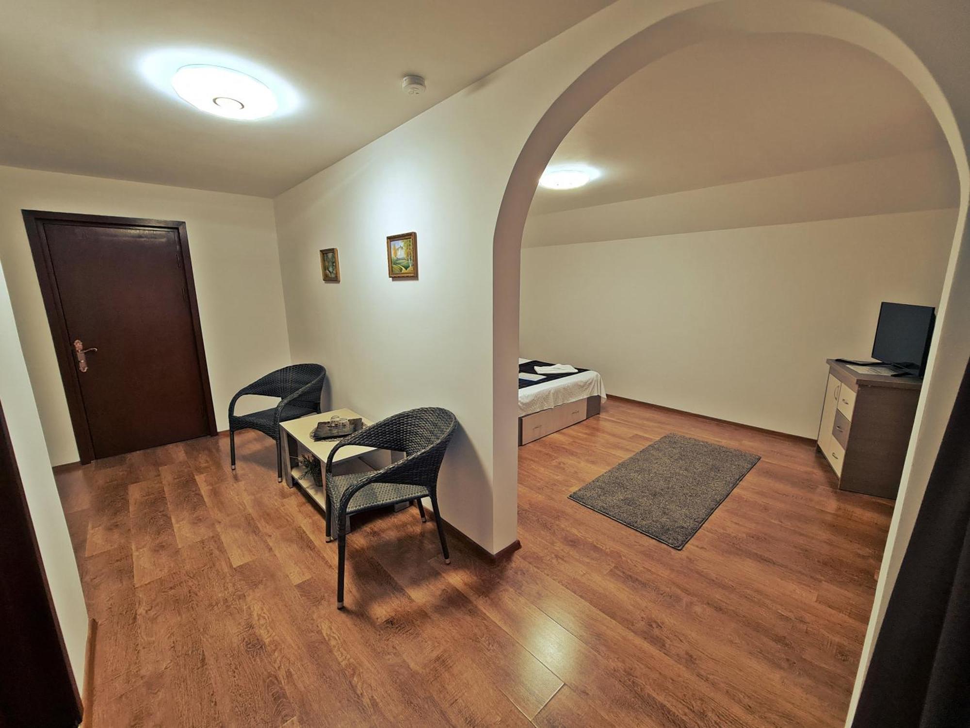 Hotel Casa Leu Curtea de Argeş Zewnętrze zdjęcie