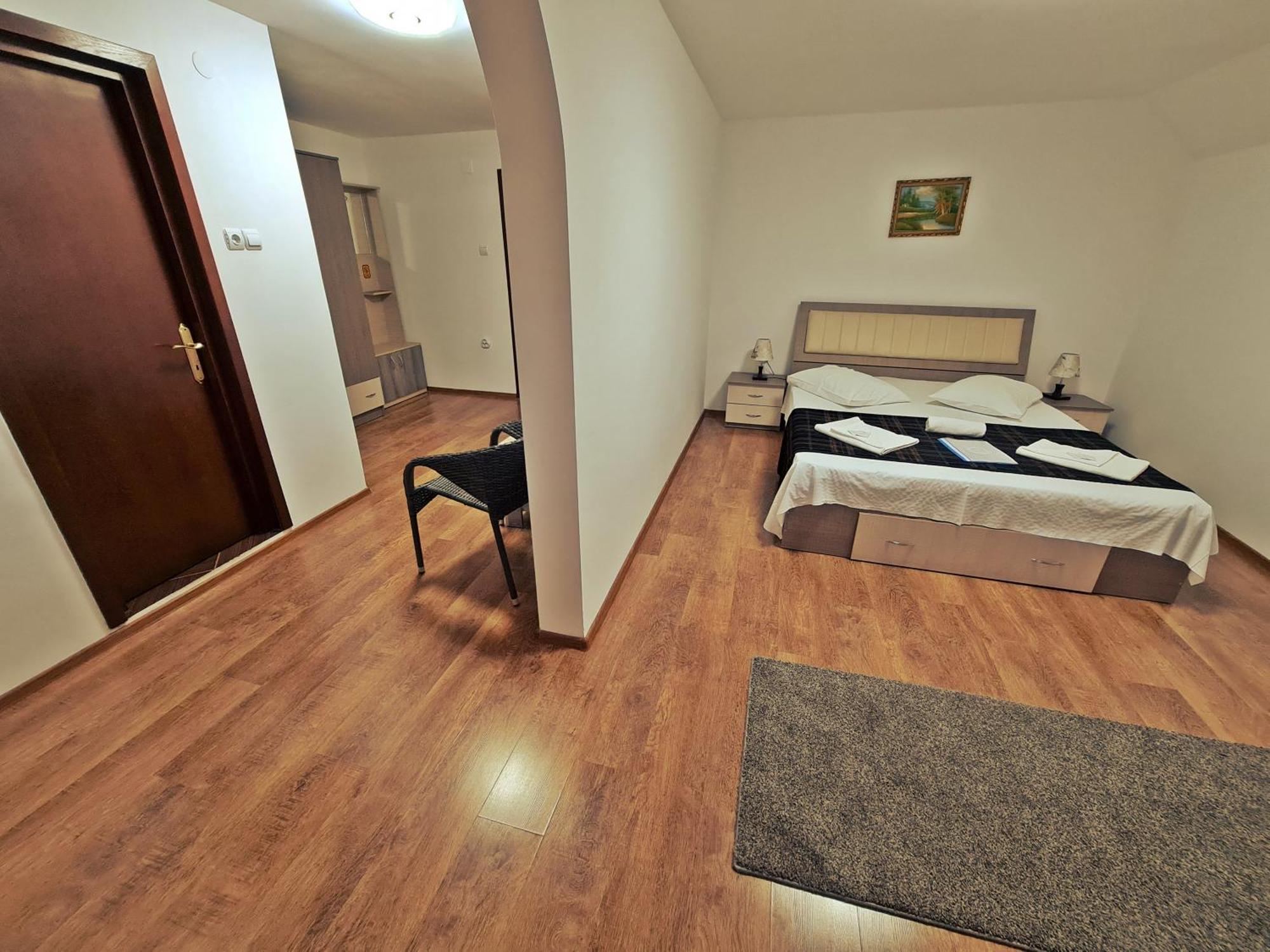 Hotel Casa Leu Curtea de Argeş Zewnętrze zdjęcie