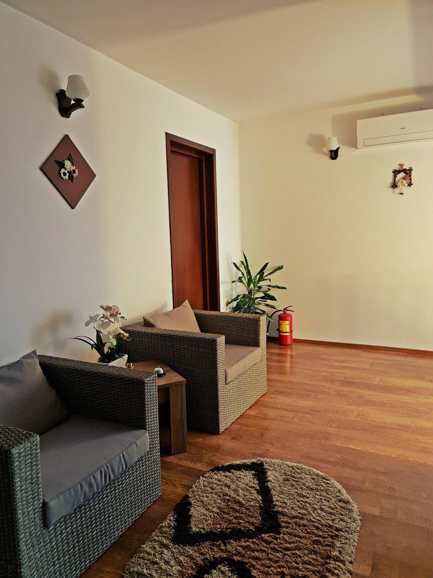 Hotel Casa Leu Curtea de Argeş Zewnętrze zdjęcie