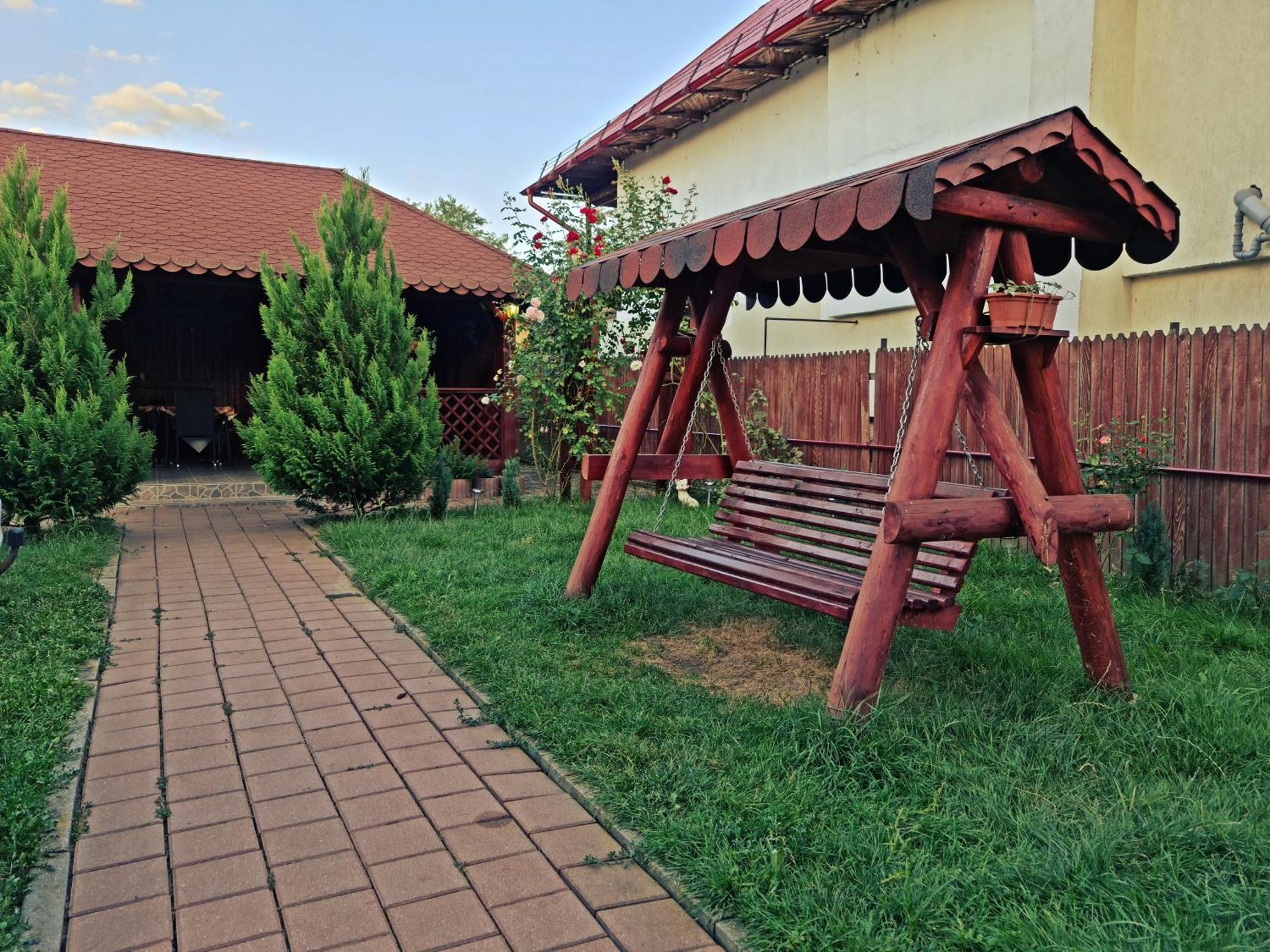 Hotel Casa Leu Curtea de Argeş Zewnętrze zdjęcie